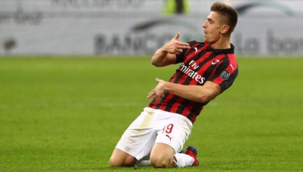 Piatek con la maglia del Milan