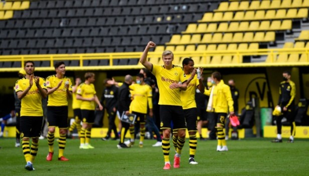 Esultanza Borussia di fine partita