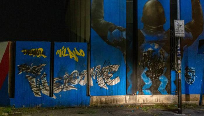 Il murale di Lukaku imbrattato