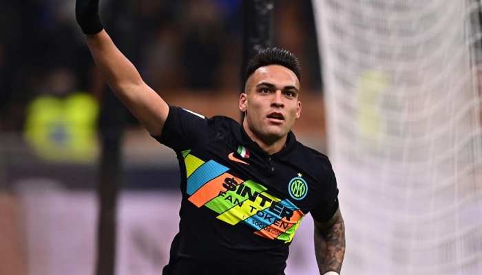 Lautaro esulta dopo il goal col Napoli
