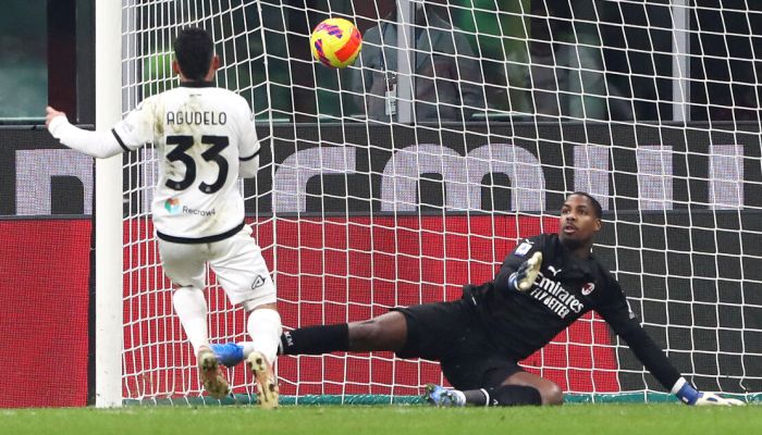 Agudelo insacca alle spalle di Maignan