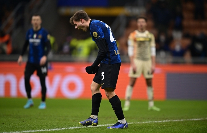 Barella esulta dopo la rete contro il Venezia