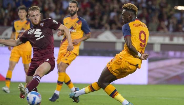 Abraham fa una doppietta al Torino